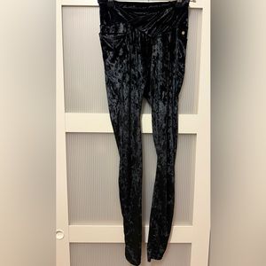 FABLETICS CROSSOVER VELVET LEGGINGS